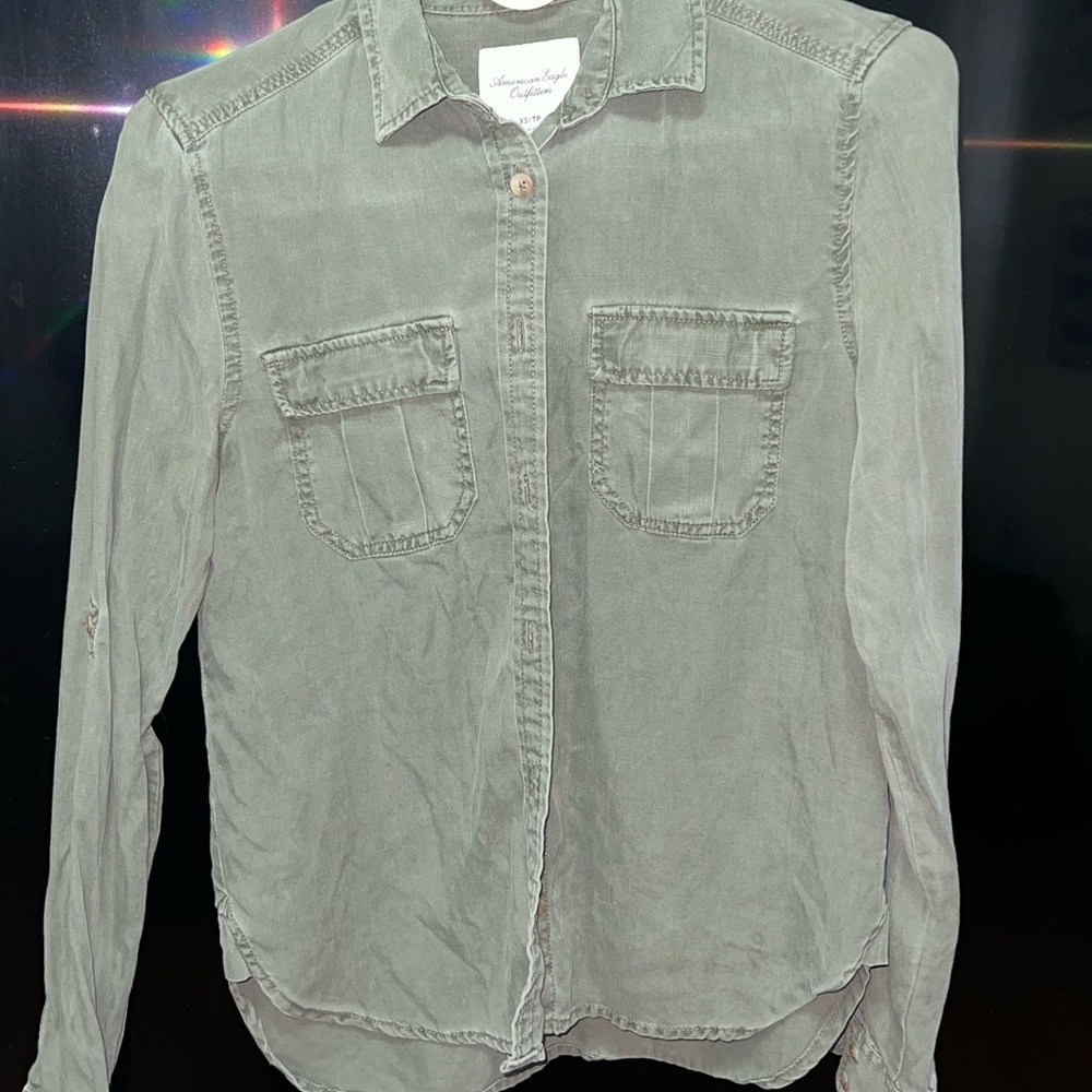 American Eagle Outfitters Button Down